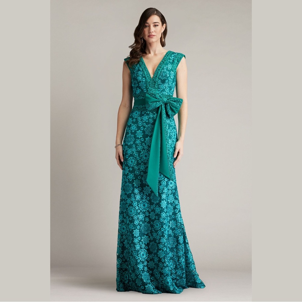 TADASHI SHOJI - ESHA EMBROIDERED WAIST BOW GOWN